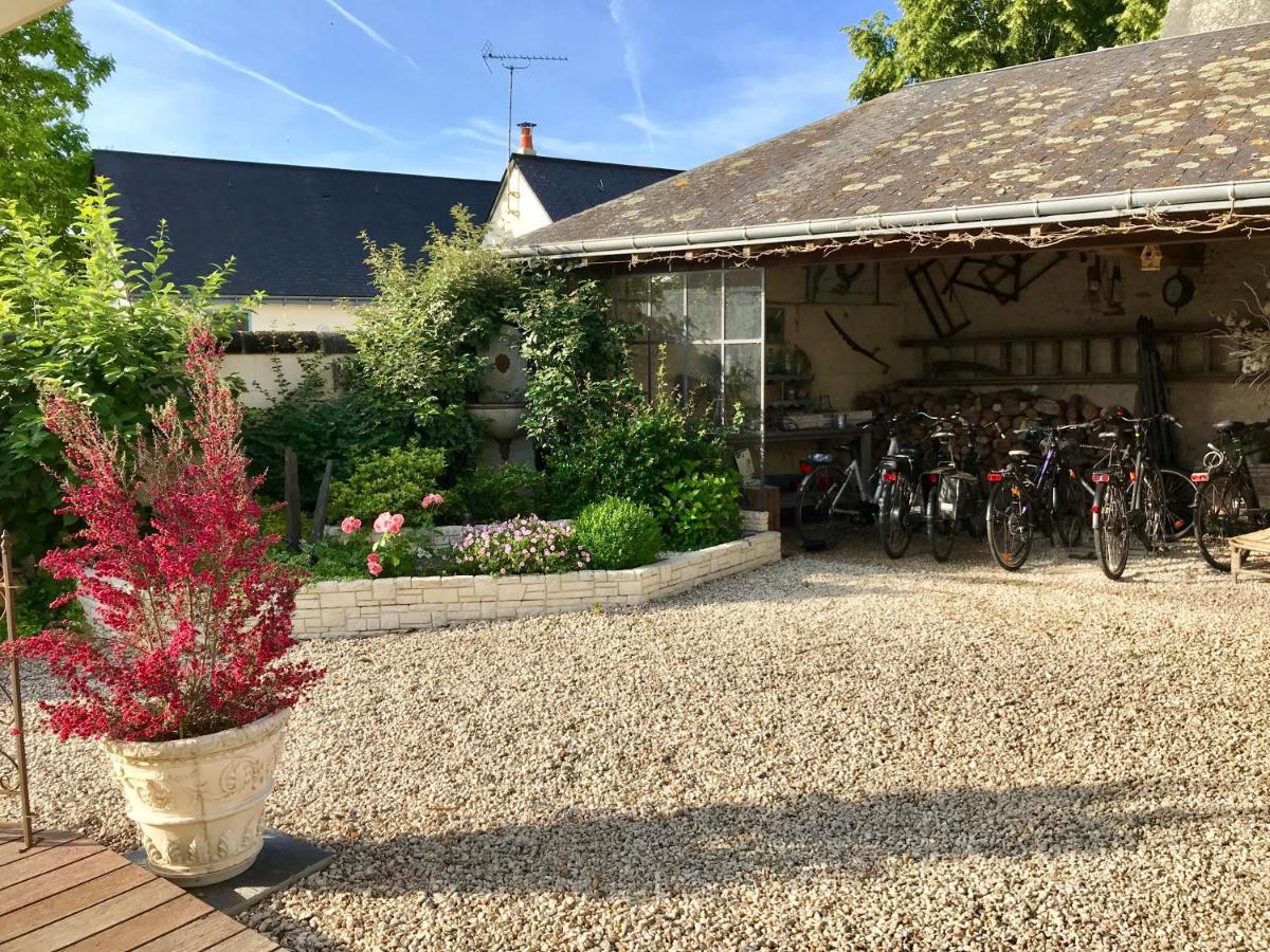 Bed and Breakfast L'Ange Est Reveur Langeais Exterior foto