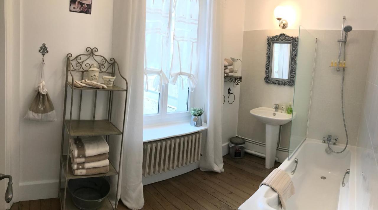 Bed and Breakfast L'Ange Est Reveur Langeais Exterior foto