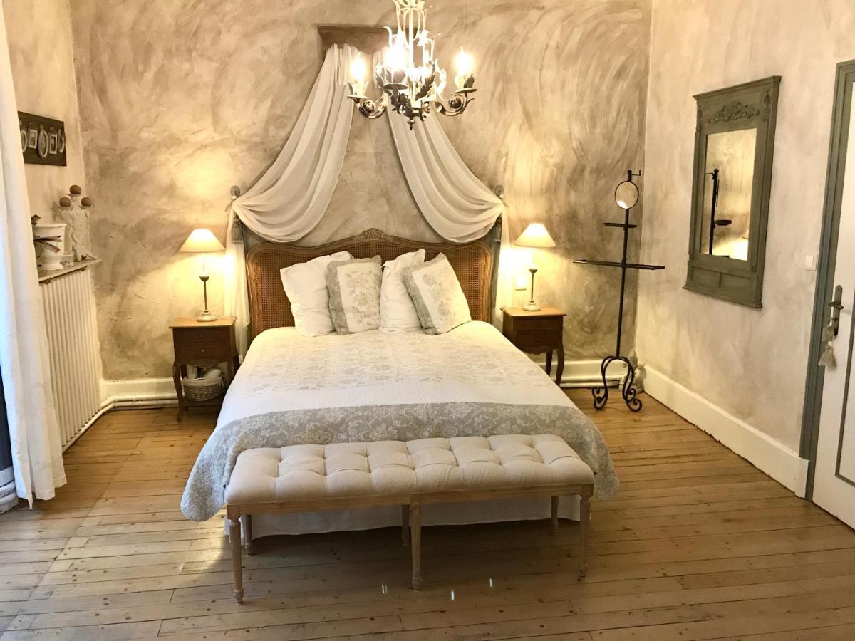 Bed and Breakfast L'Ange Est Reveur Langeais Exterior foto