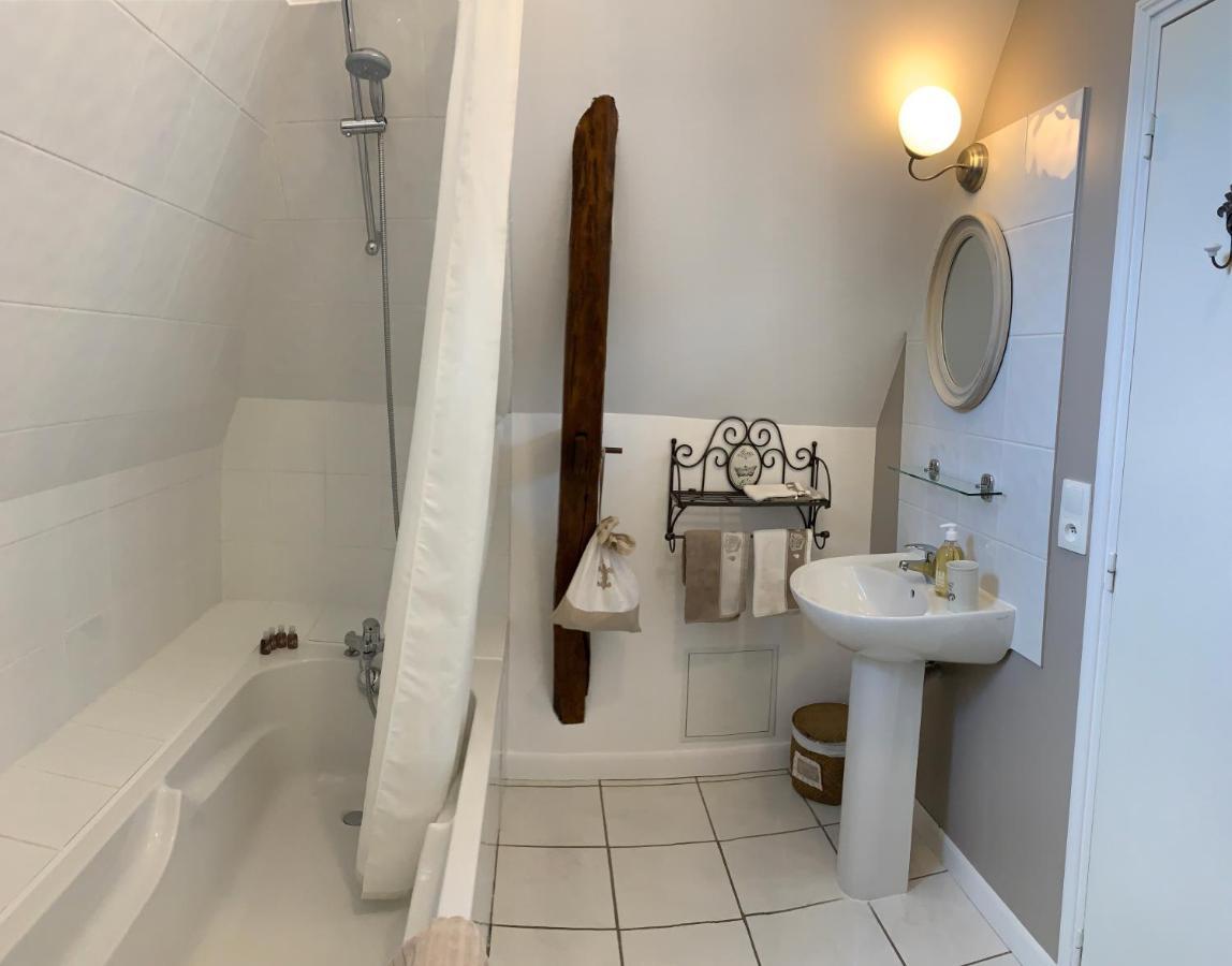 Bed and Breakfast L'Ange Est Reveur Langeais Exterior foto
