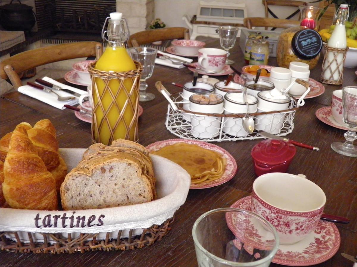 Bed and Breakfast L'Ange Est Reveur Langeais Exterior foto